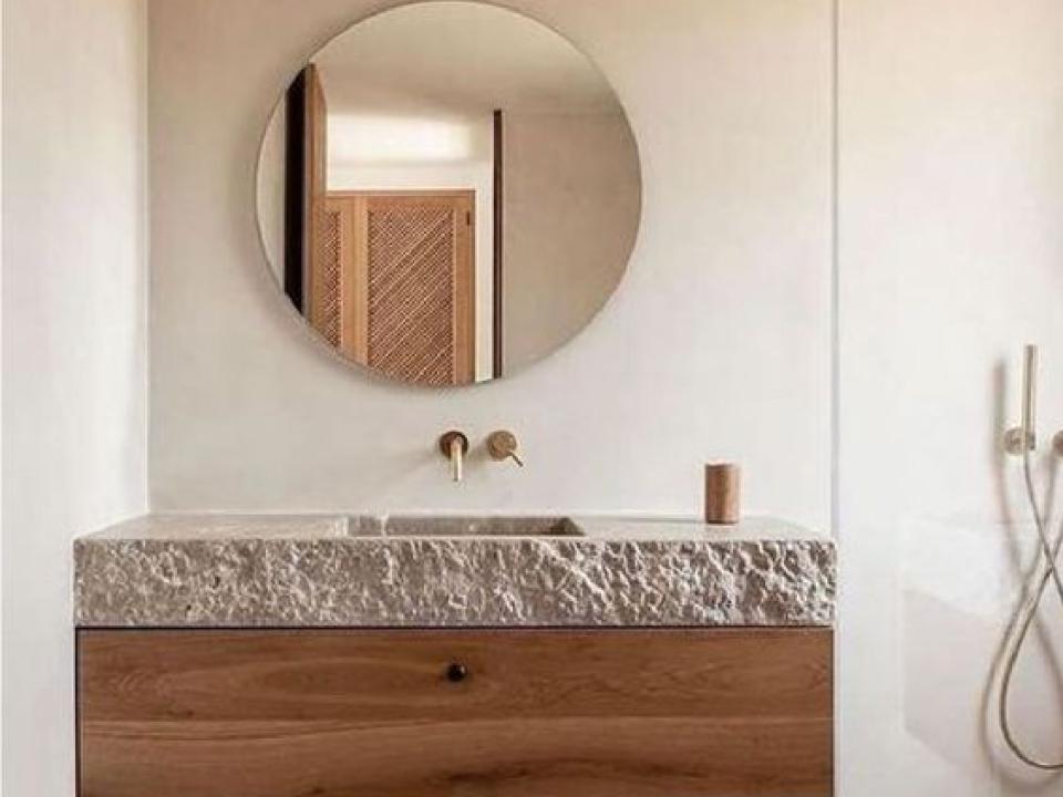 Wall mounted bathroom cabinet